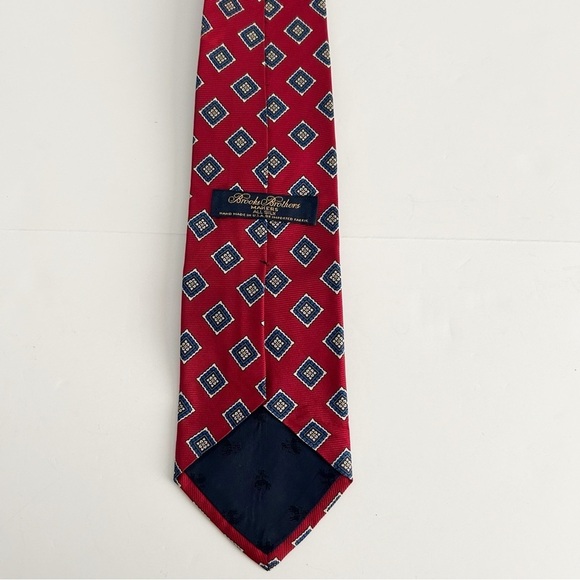 Brooks Brothers Red and Blue Silk Tie Geometric Pattern - Picture 4 of 5